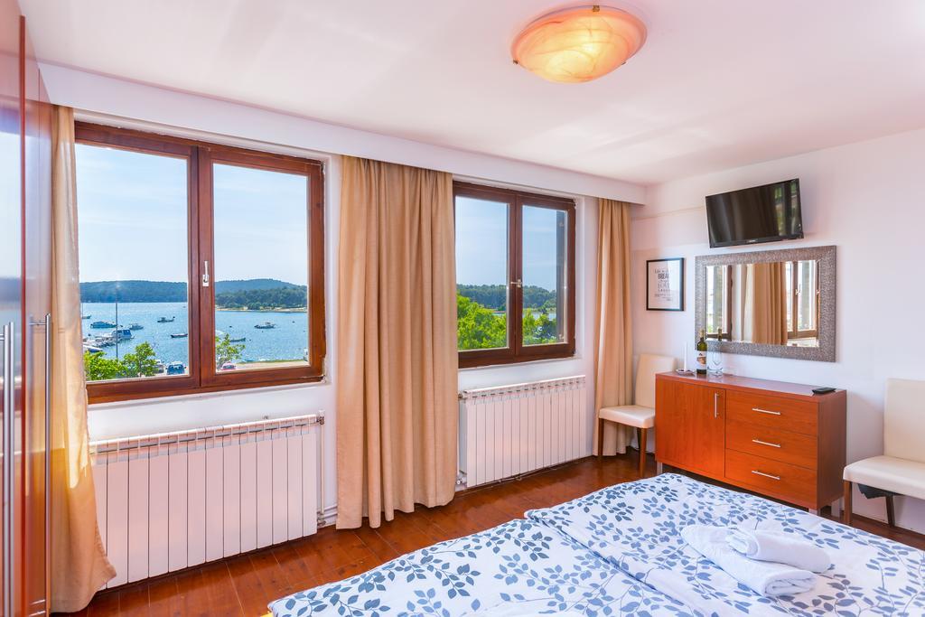 Bed & Breakfast La Fontana Medulin Exterior photo